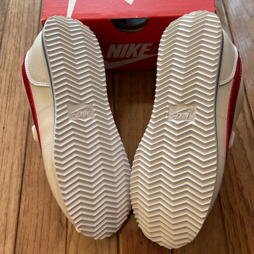 Size 2Y (PSV) - Nike Cortez Basic SL Low Varsity Red 904767 103 - Picture 4 of 5